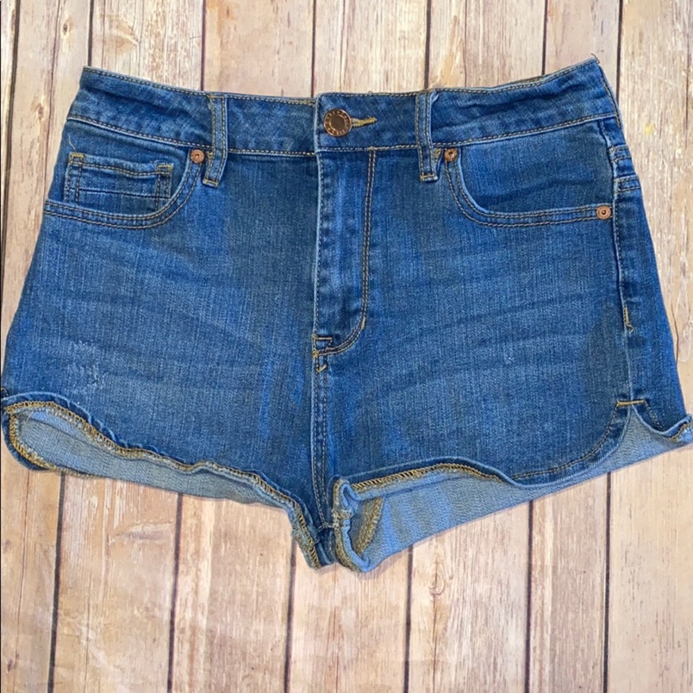 KENDALL AND KYLIE SUPER HIGH RISE SHORTS
